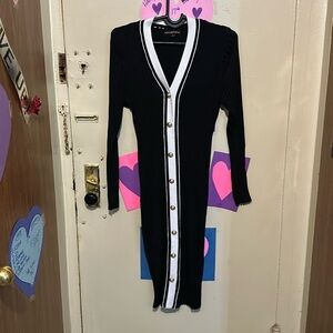 ALMOST FAMOUS LONG SLEEVE BLACK DRESS WITH GOLD BUTTONS DESIGN (NWOT)